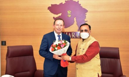 Former PM of Australia pays a courtesy visit to CM