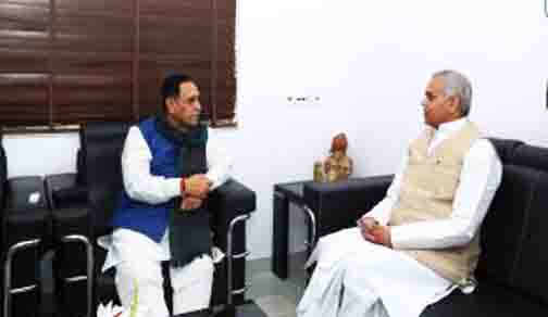 Governor of Himachal pays a courtesy visit to CM