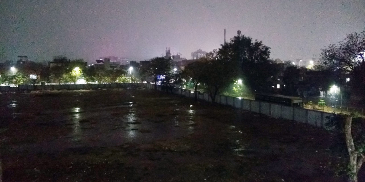 HEAVY RAIN WITH CHILLY WINDS IN AHMEDABAD