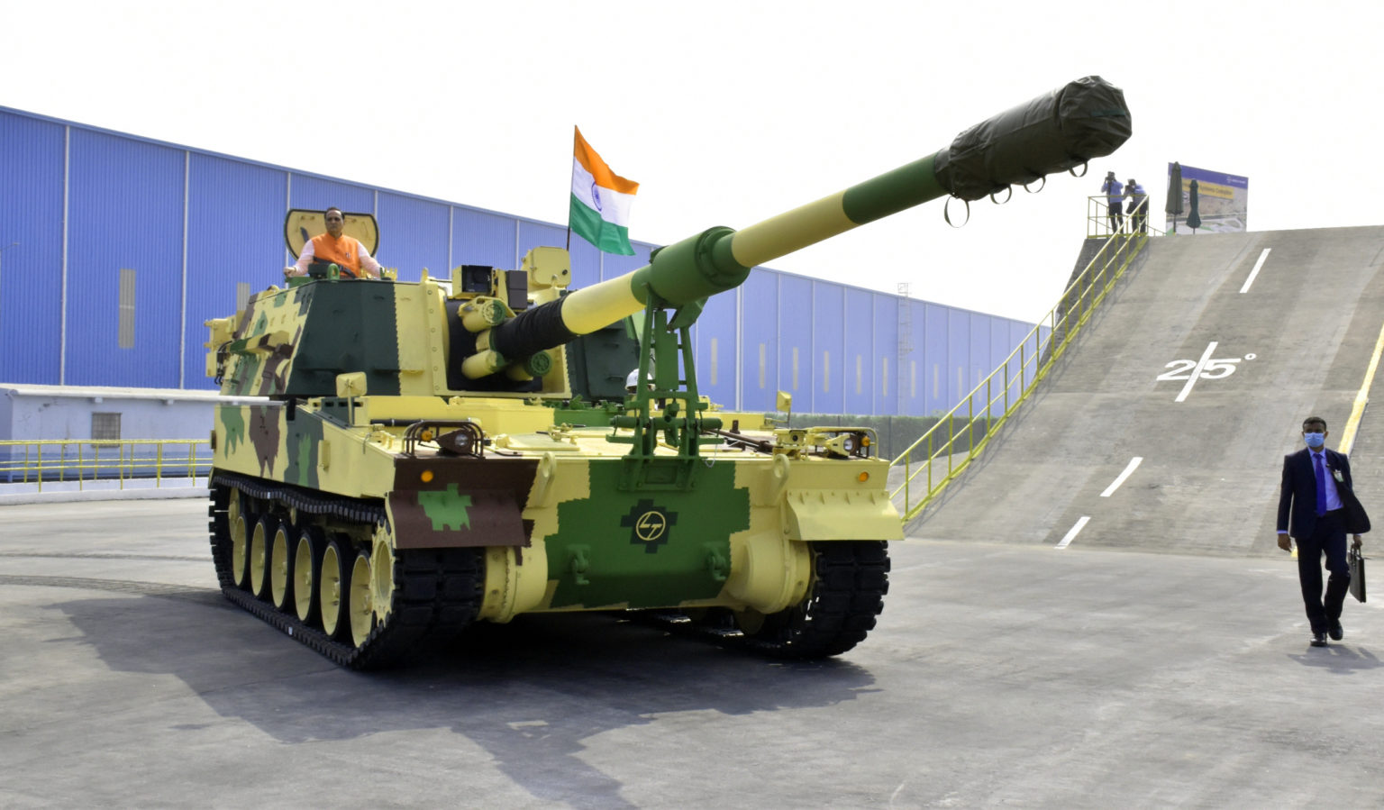 K-9 VAJRA TANK flagged off by Chief Minister - Journo Views